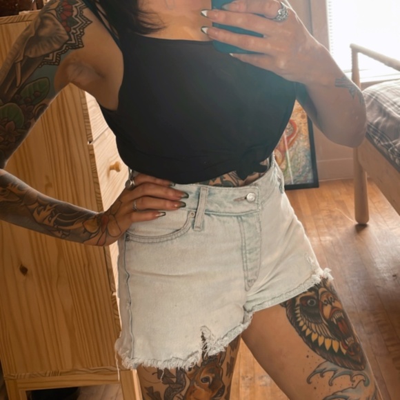 GUESS shorts size 4! - Picture 2 of 5